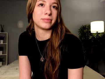 girl
        katy_gimler cam image #5879484