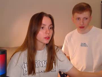 couple
        julsweet cam image #4429477