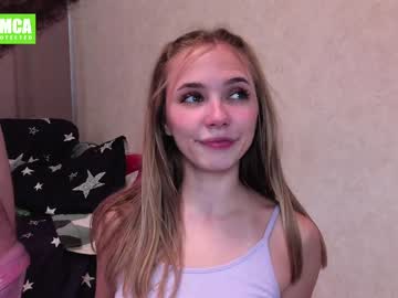 girl
        delicious_couple_ cam image #2328036