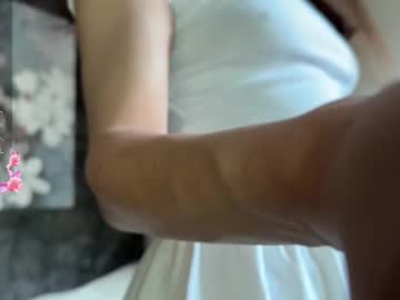 girl
        plumybun cam image #6665494