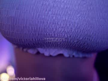 girl
        victoriahillova cam image #6844278