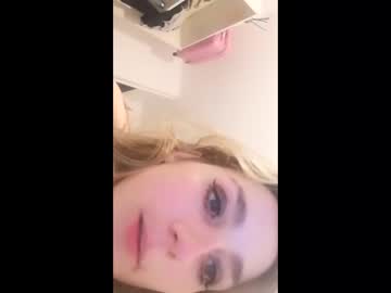 girl
        lavingne cam image #687343