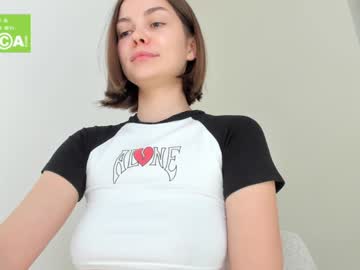 girl
        coy_t66nager cam image #5121512