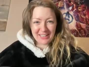 girl
        perfectnips742 cam image #476372