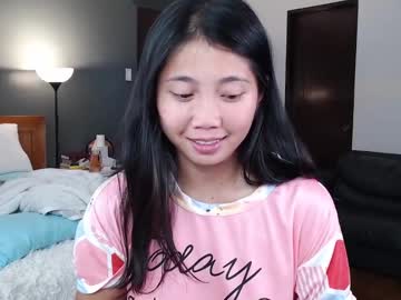 girl
        skytime96 cam image #5942239