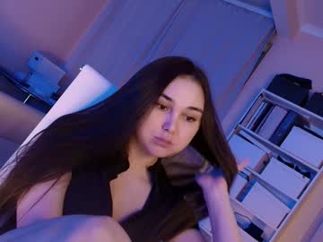 girl
        hollyextra cam image #6634964