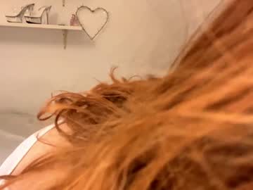girl
        scarletfox77_ cam image #5626023