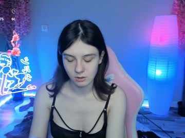 girl
        raiden_maid cam image #5028453