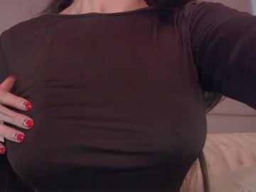 girl
        sarasuo cam image #2845121