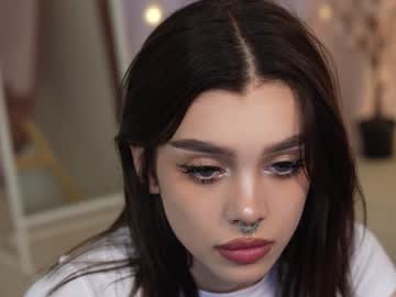 girl
        karina_amiri cam image #4721557