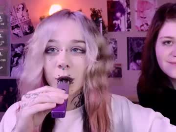 girl
        lollyshy__ cam image #6676977