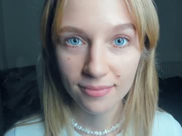 girl
        lol_rush cam image #3077348