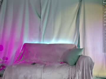 girl
        bewbimiya cam image #1897351