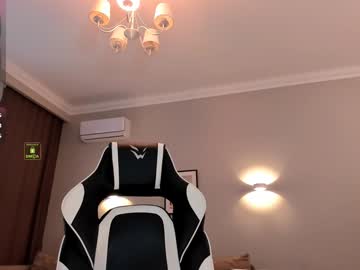 girl
        mary_delray cam image #5147117