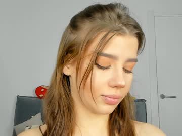 girl
        jenie_fire cam image #5137828