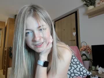 girl
        bestgirl_ofthe_neighborhood cam image #3767401