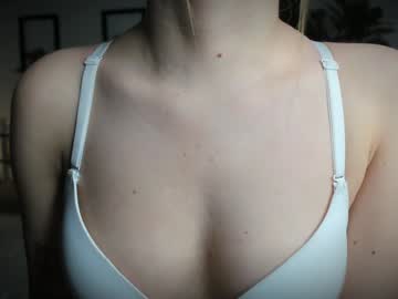girl
        sona_rise cam image #5697606