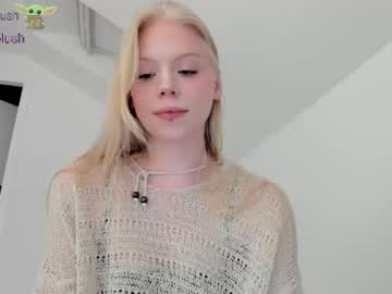 girl
        sonyaplush cam image #6102688