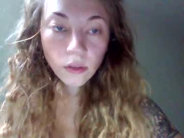girl
        your_fav1 cam image #6820593