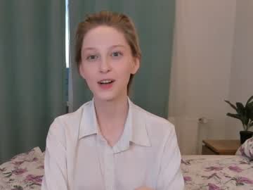 girl
        alisondrakes cam image #3033461