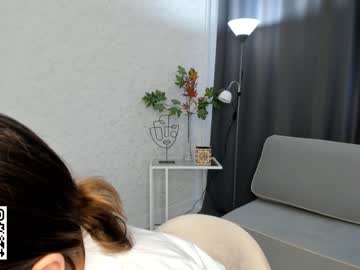 girl
        mariambuss cam image #3577449