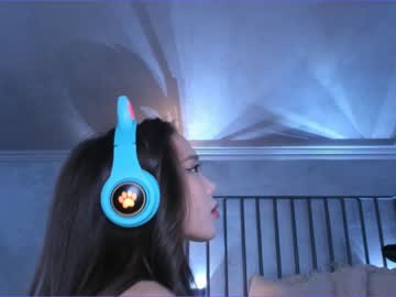 girl
        juliabeng1 cam image #1057898