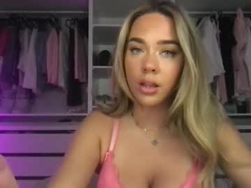 girl
        greyskyex cam image #5046673