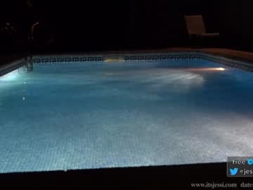 girl
        its_jessi cam image #2424393