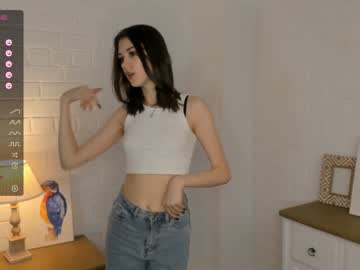 girl
        baileywalton cam image #2474287