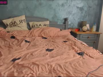 girl
        royalsquirt_ cam image #1946304