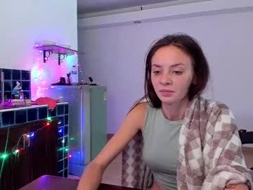 girl
        petite_doll49 cam image #5833820