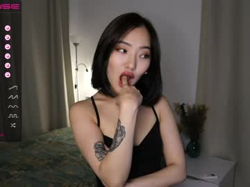 girl
        refined_style cam image #2122697