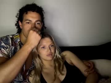 couple
        chulo33333 cam image #3896869
