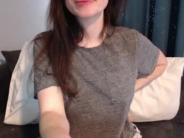 girl
        tinyytina cam image #5845375