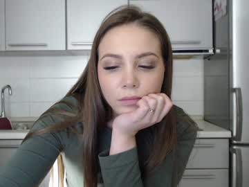 girl
        candymini cam image #1093378