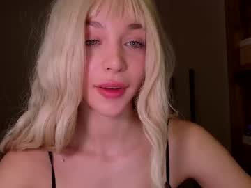 girl
        cutieeeeva cam image #6733677
