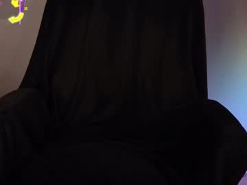 girl
        pretty_kitsune cam image #6663925