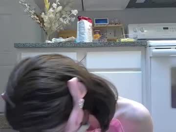 girl
        little_bella_bunny cam image #4980955