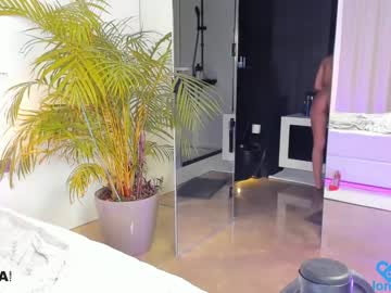 girl
        lonelyflowerr cam image #880305