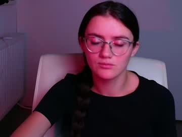 girl
        ketrin_pirsss cam image #5075001