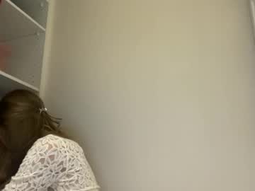 girl
        mishapalmer cam image #6879994