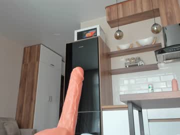 girl
        melon_mussy cam image #1905713