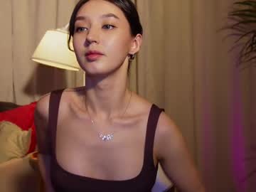 girl
        sarasuo cam image #6201609