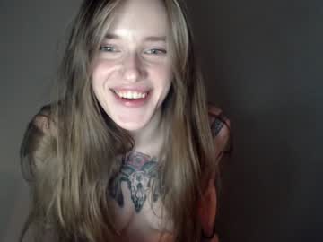 girl
        esther_estrie cam image #3069810