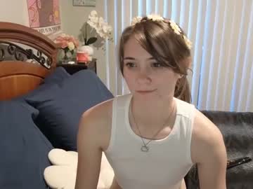 girl
        katynowhere cam image #4136002