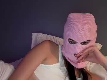girl
        blushbandits cam image #6607059