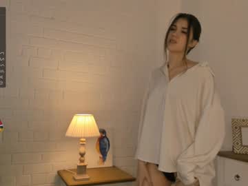 girl
        baileywalton cam image #2351903