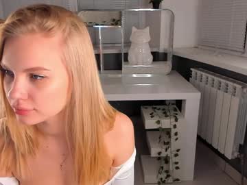 girl
        falinebenny cam image #6011521