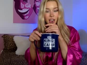 girl
        tastytilly cam image #1126565
