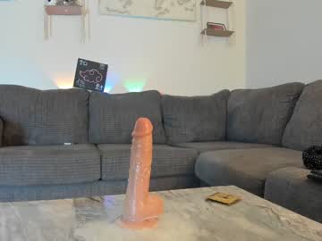 couple
        lyssyluvstwizzy69 cam image #1687405
